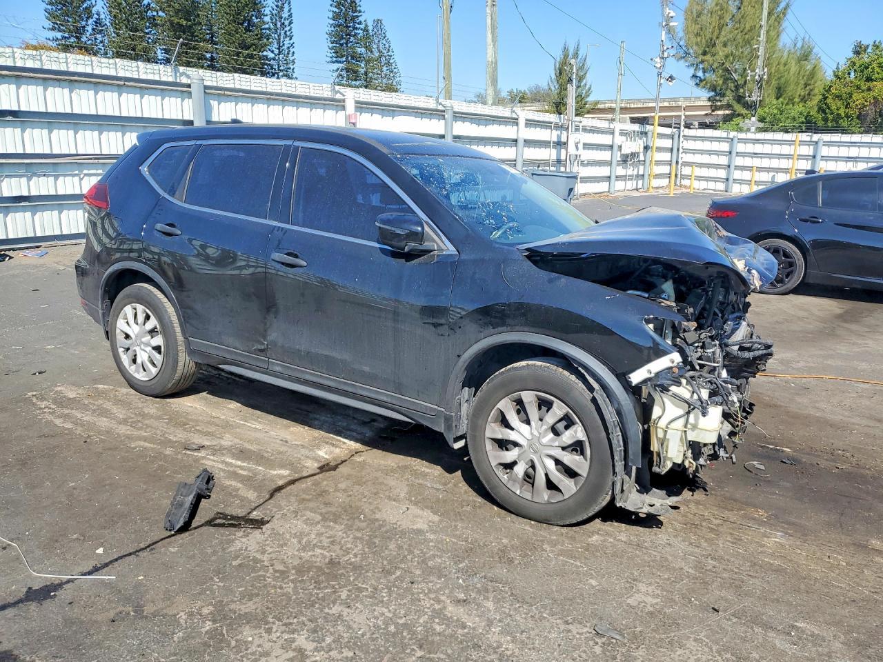 2018 Nissan Rogue S - Фото 4