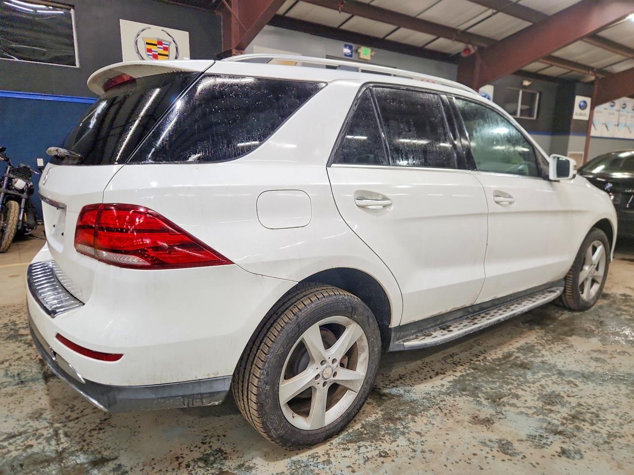 2016 Mercedes-Benz Gle 300D 4Matic - Image 3