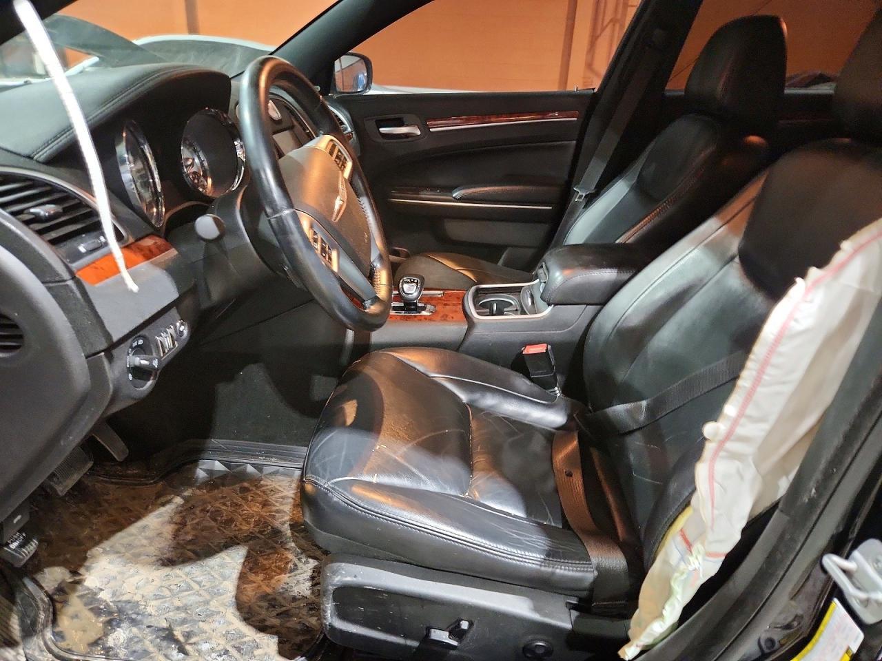 2012 Chrysler 300 Limited - Image 7