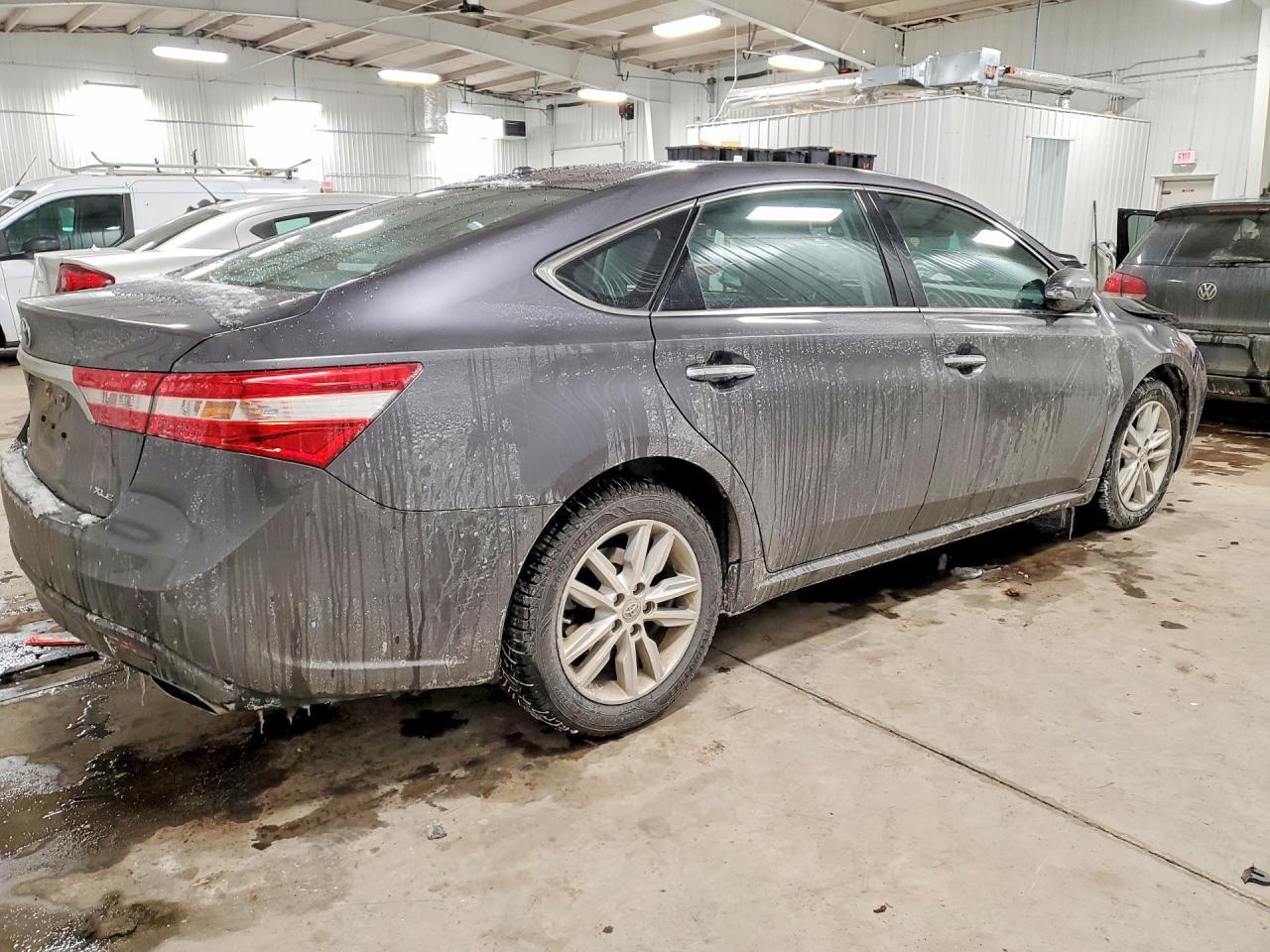 2015 Toyota Avalon Xle - Image 3