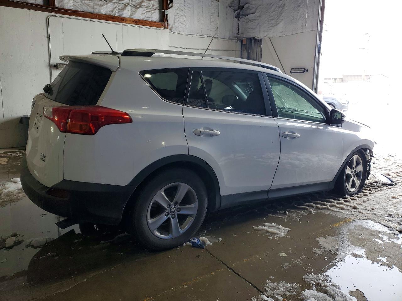 2015 Toyota Rav4 Xle - Фото 3