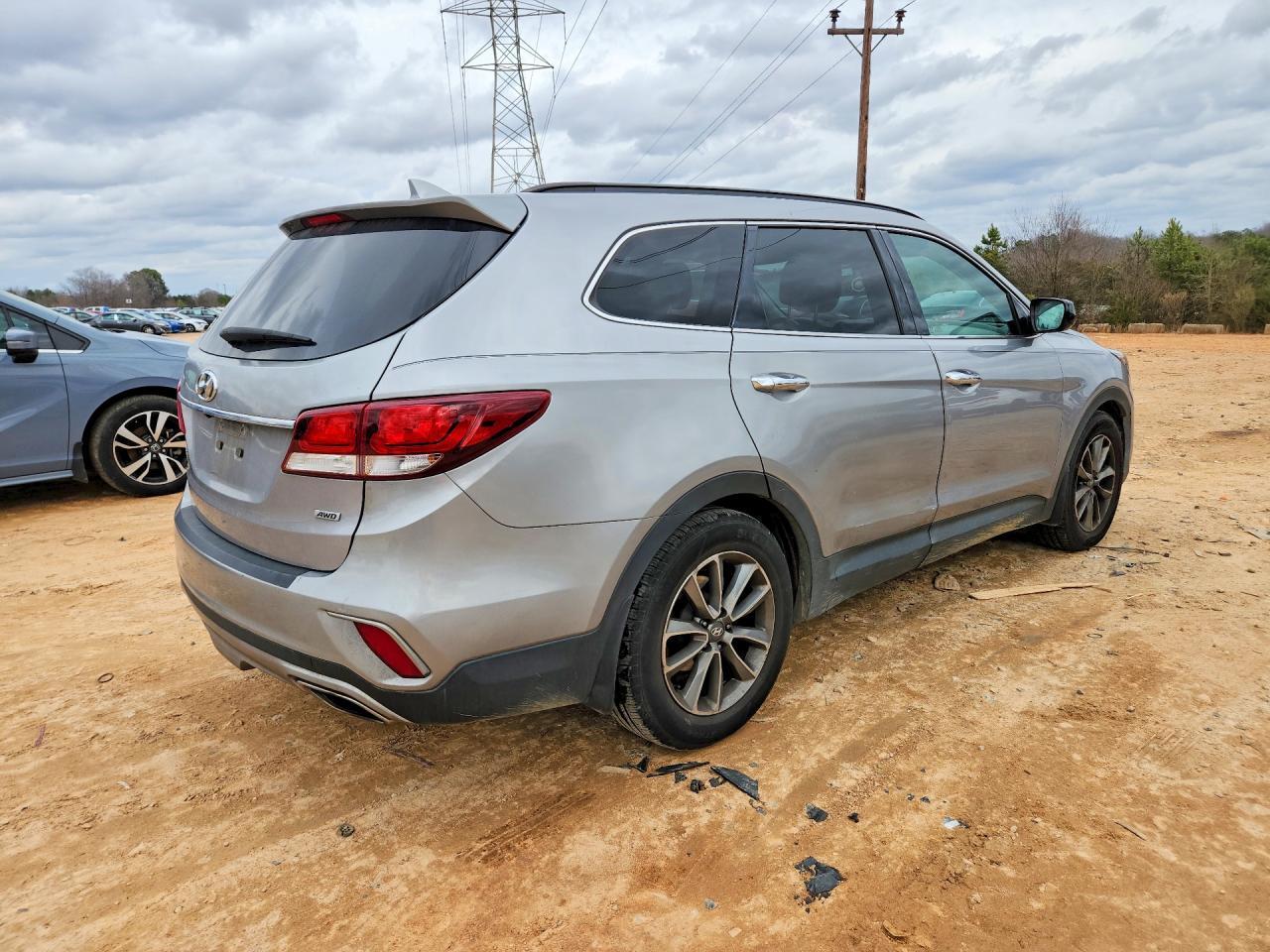 2017 Hyundai Santa Fe Se - Фото 3