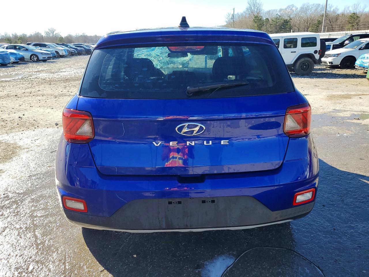 2022 Hyundai Venue Se - Image 6