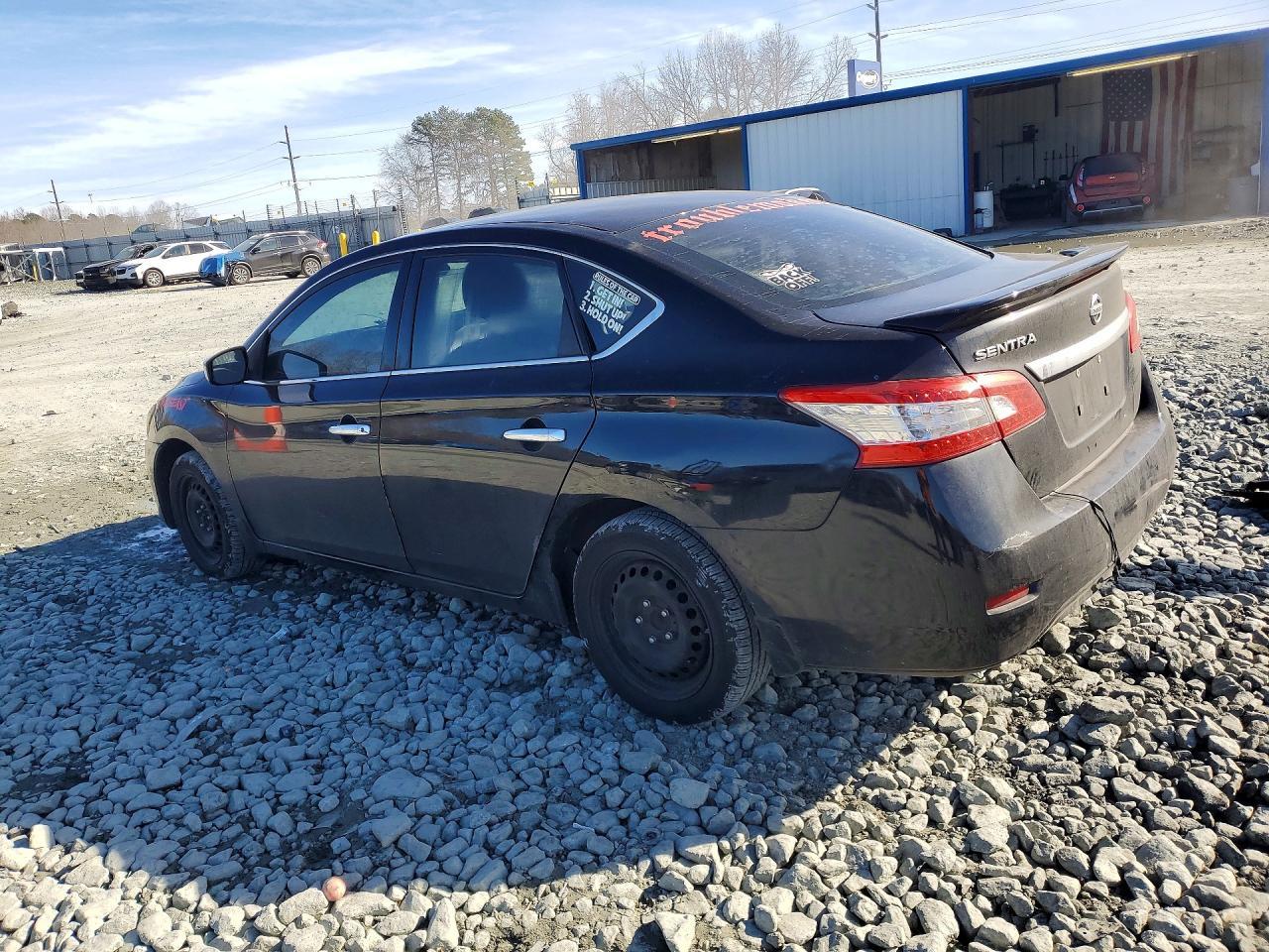 2015 Nissan Sentra S - Фото 2