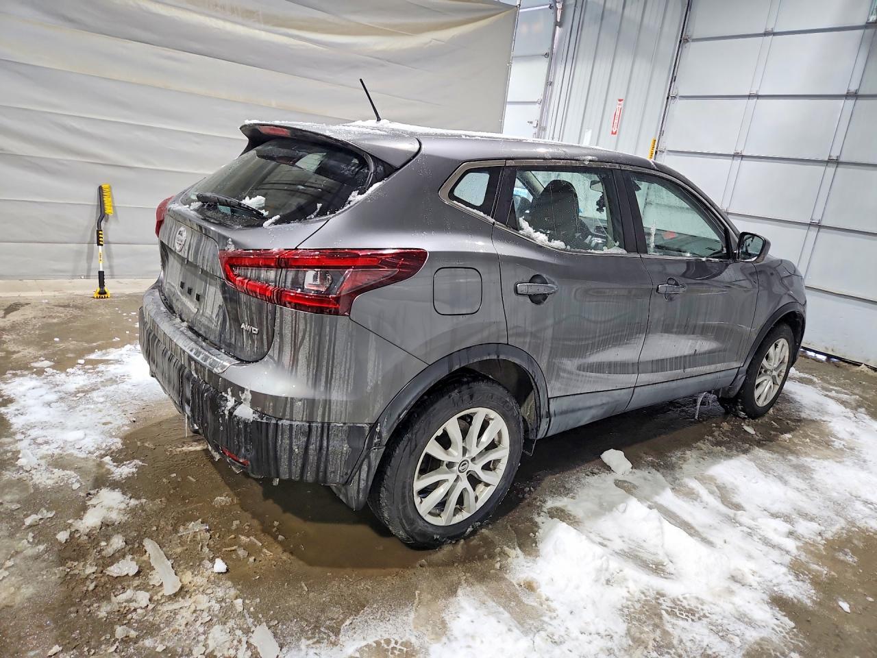 2020 Nissan Rogue Sport S - Image 3