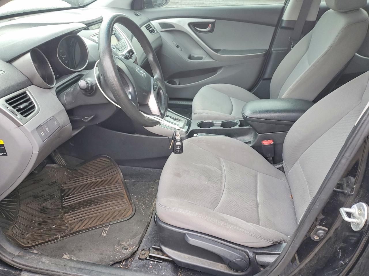 2013 Hyundai Elantra - Image 7