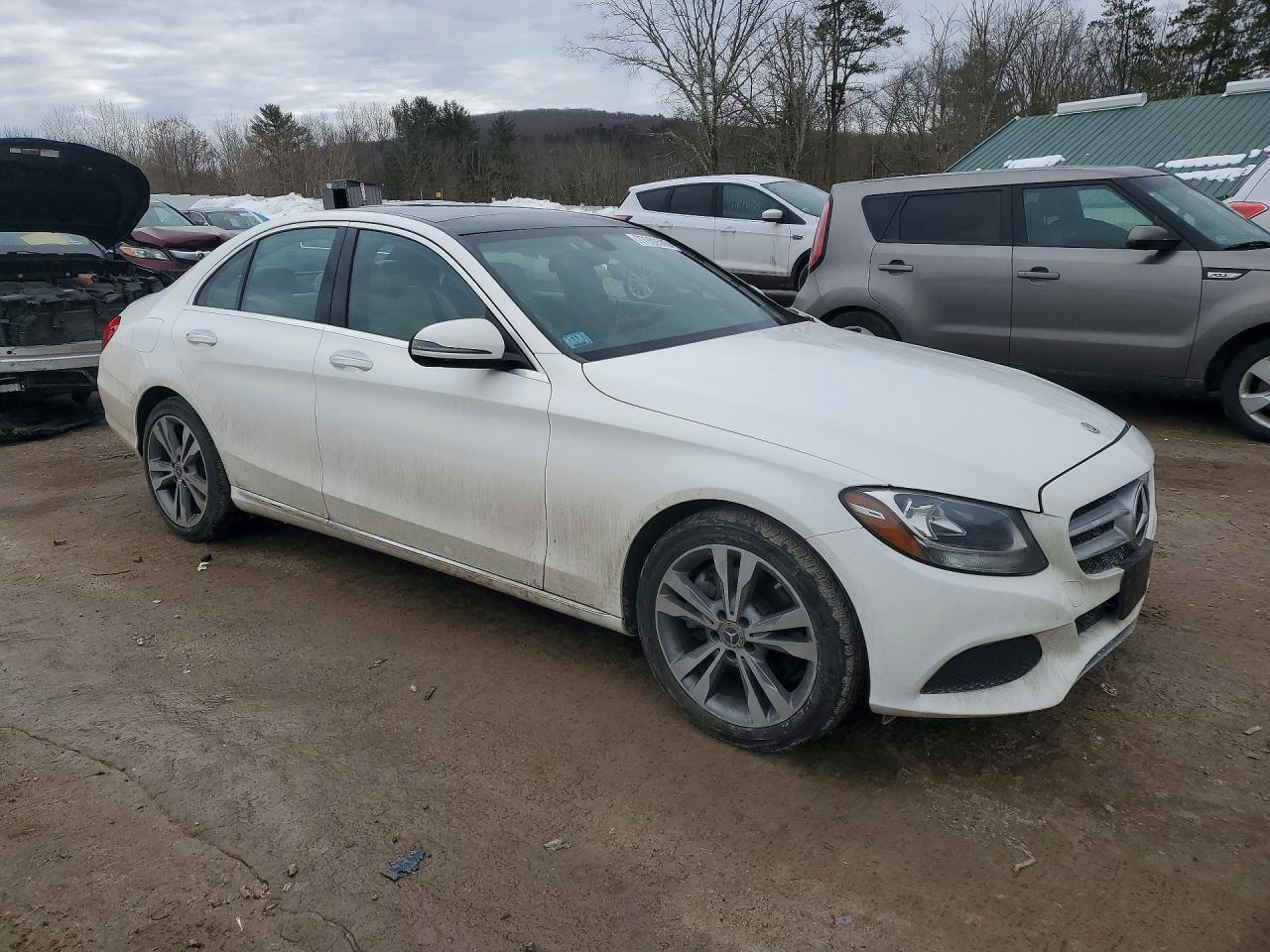 2018 Mercedes-Benz C 300 4Matic - Фото 4