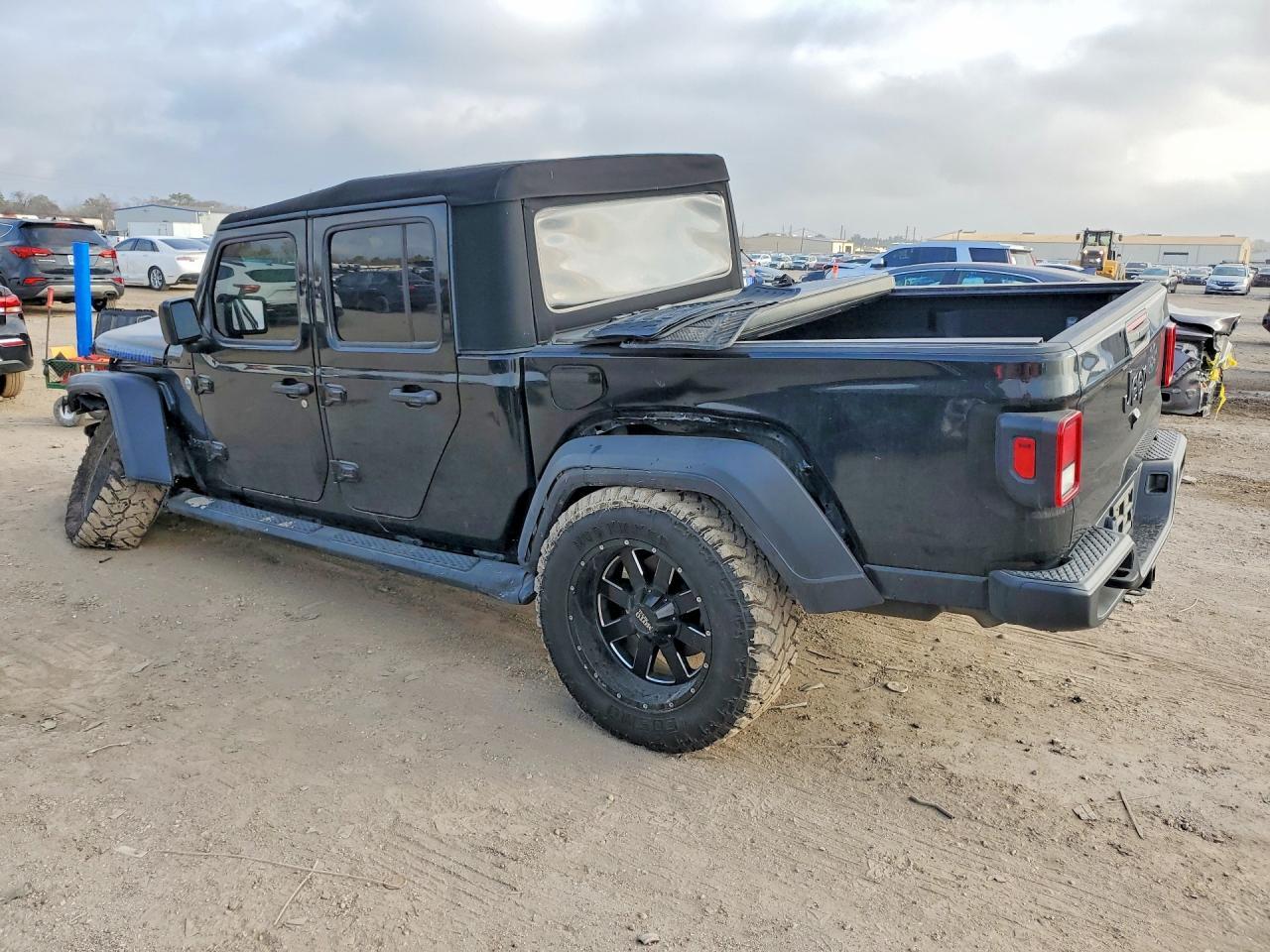 2020 Jeep Gladiator Sport - Фото 2