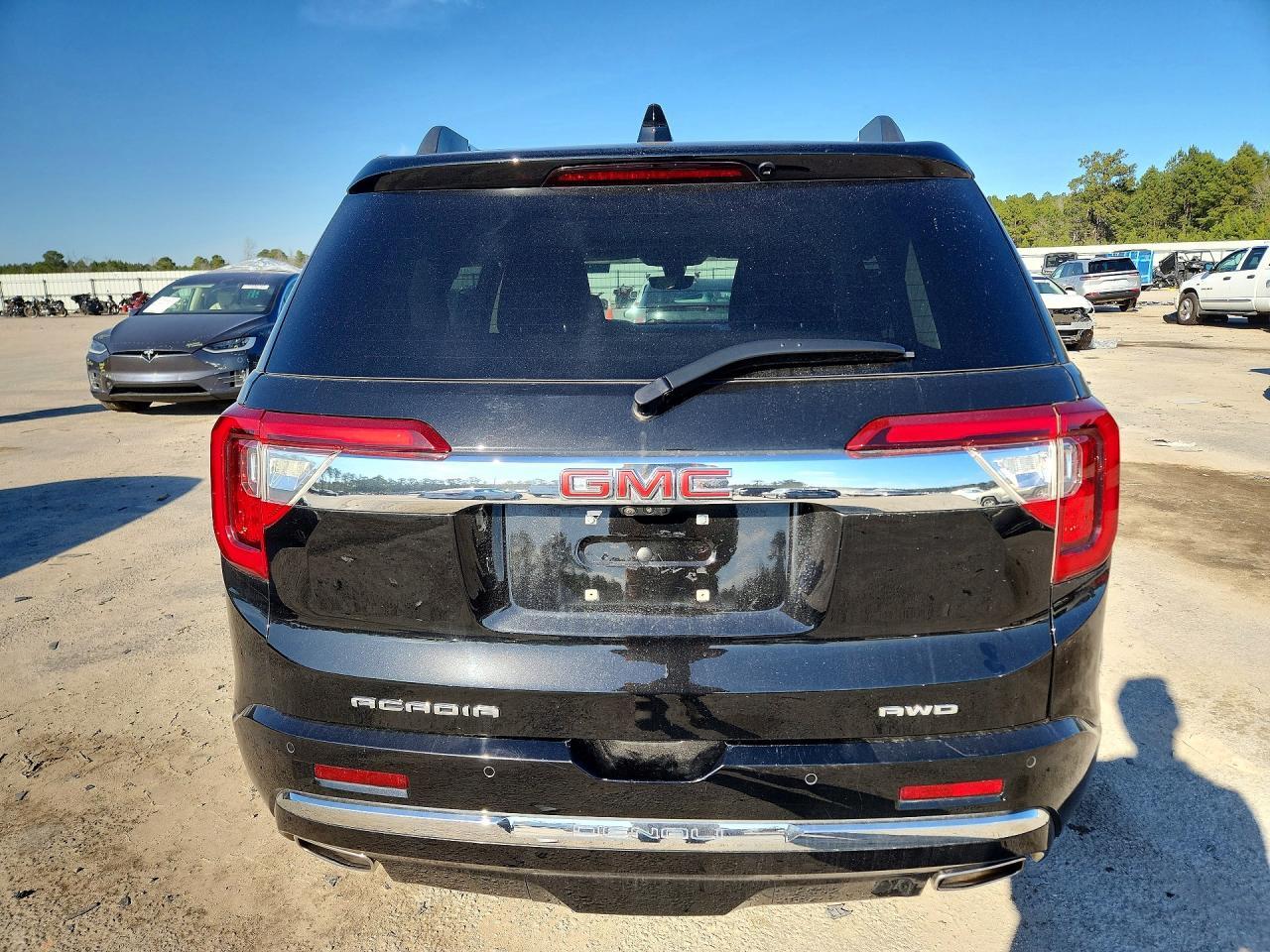 2022 GMC Acadia Denali - Image 6