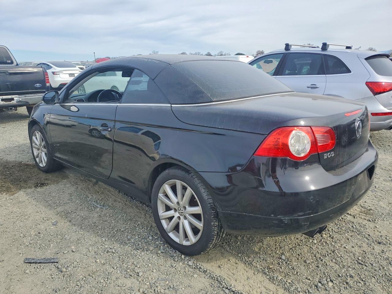 2007 Volkswagen Eos 2.0T Luxury - Фото 2