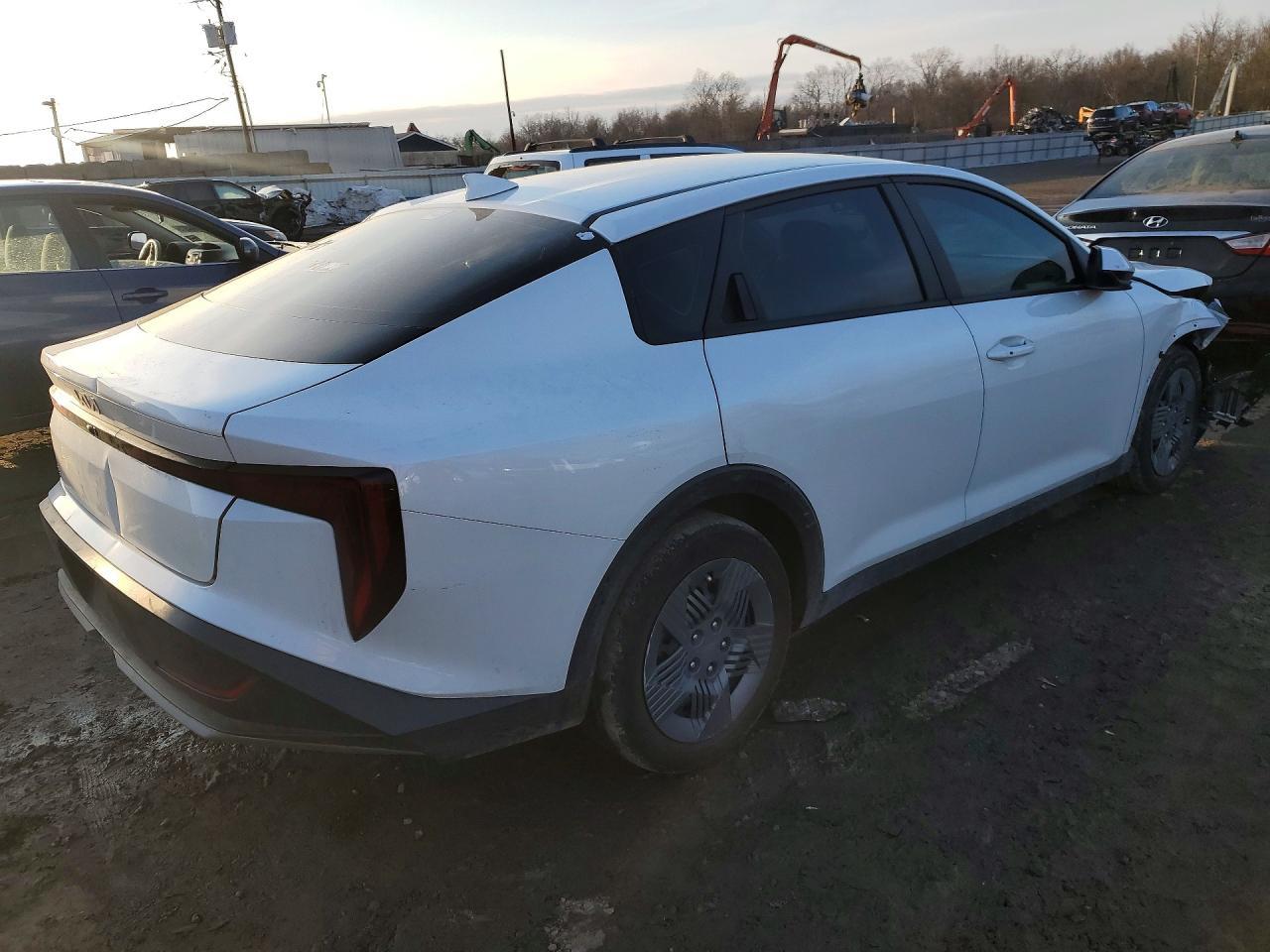 2025 Kia K4 Lx - Image 3