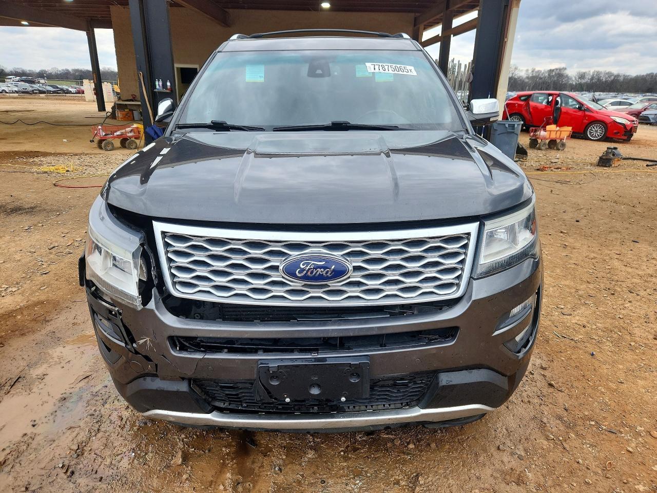 2017 Ford Explorer Platinum - Image 5