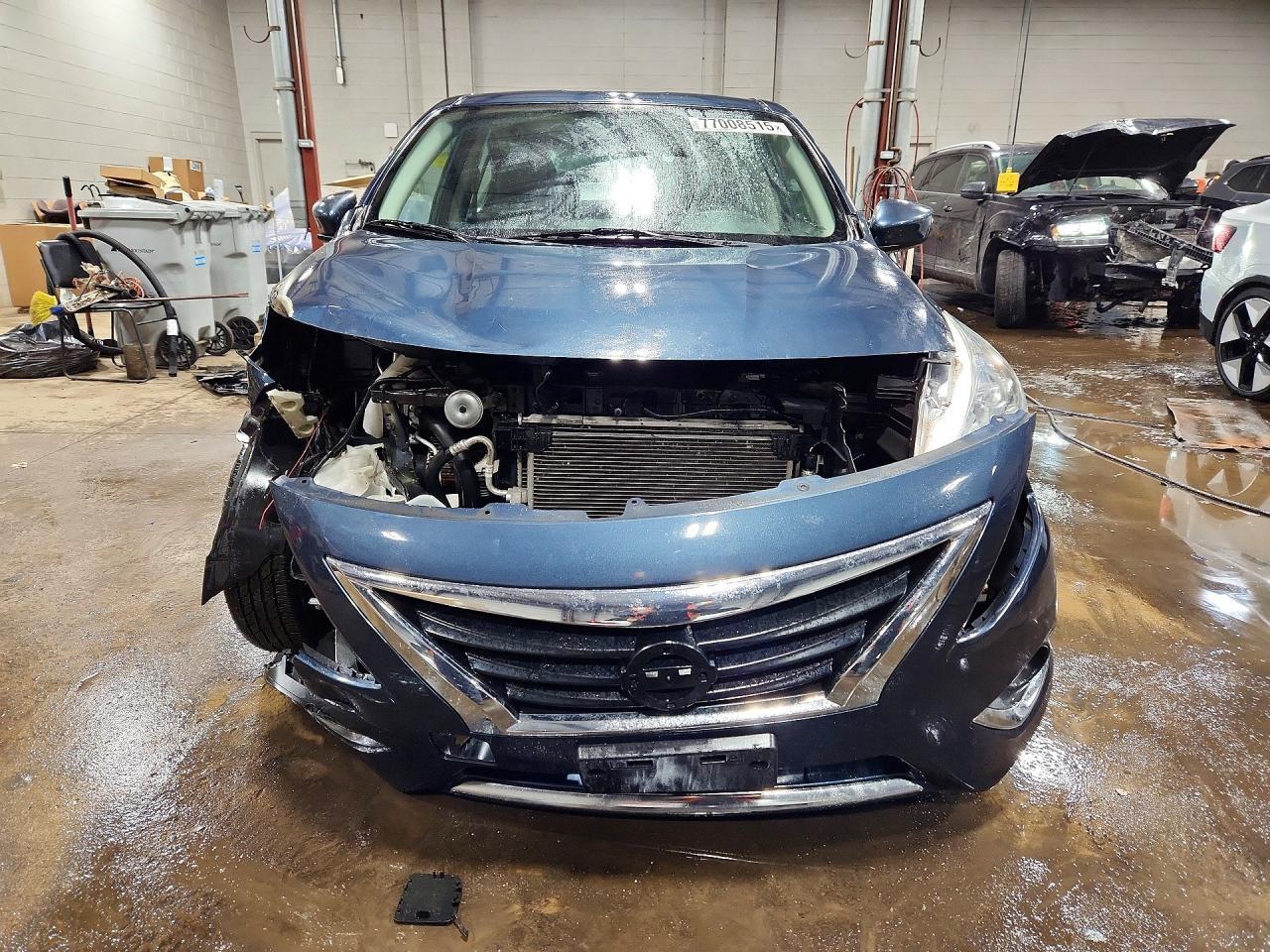 2017 Nissan Versa 1.6 S - Фото 5