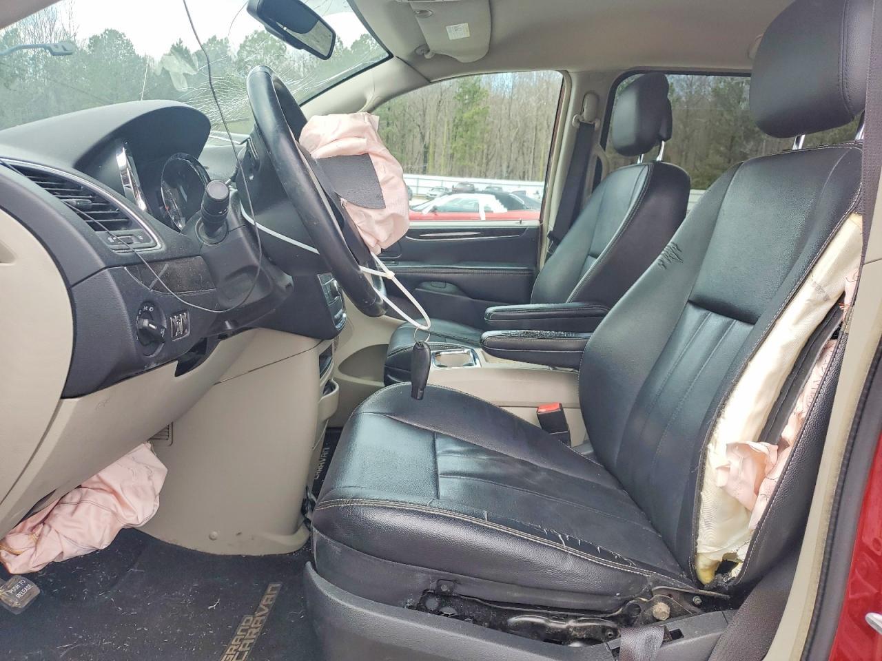2015 Chrysler Town & Country Touring - Image 7