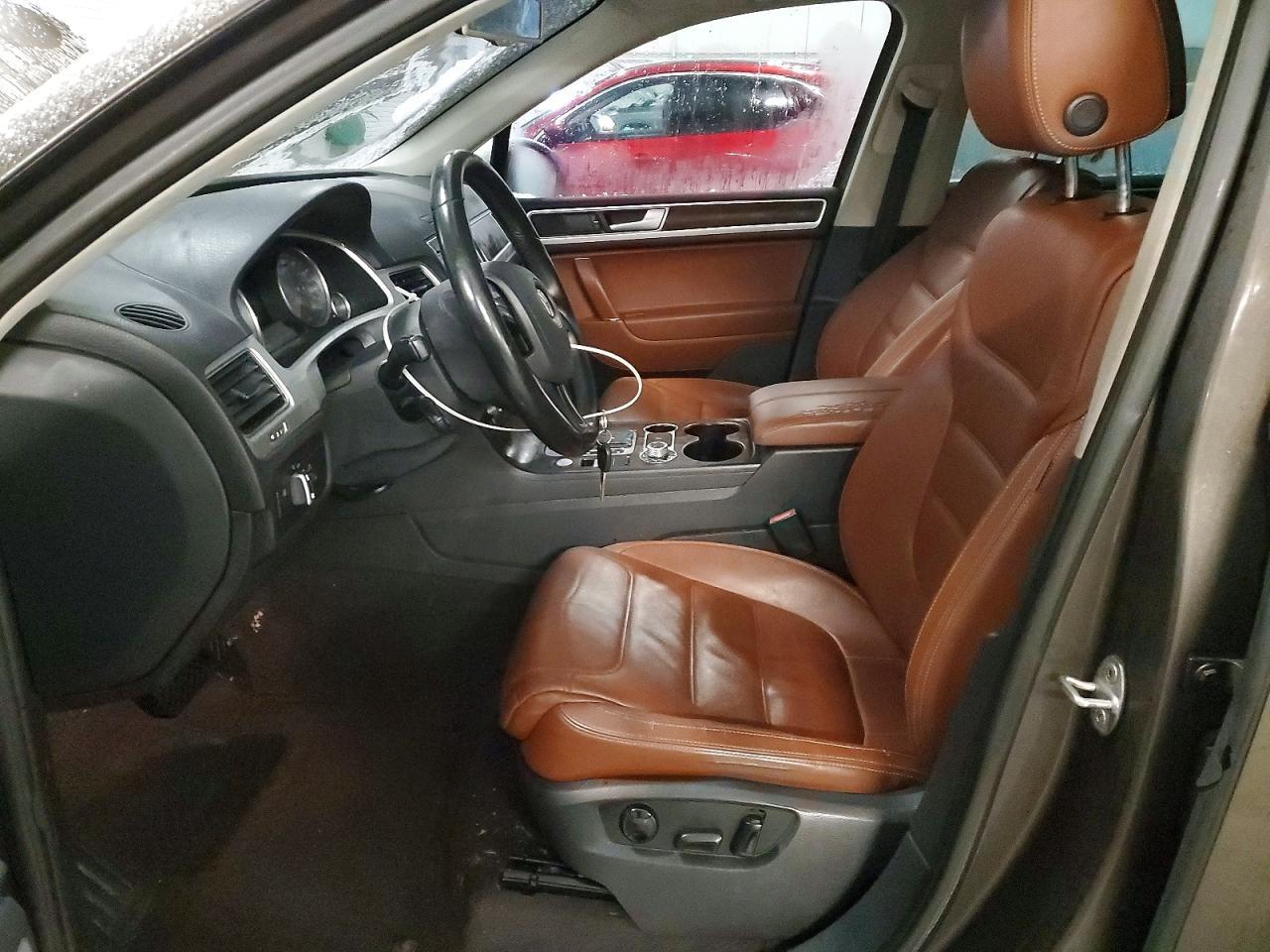2015 Volkswagen Touareg V6 - Image 7