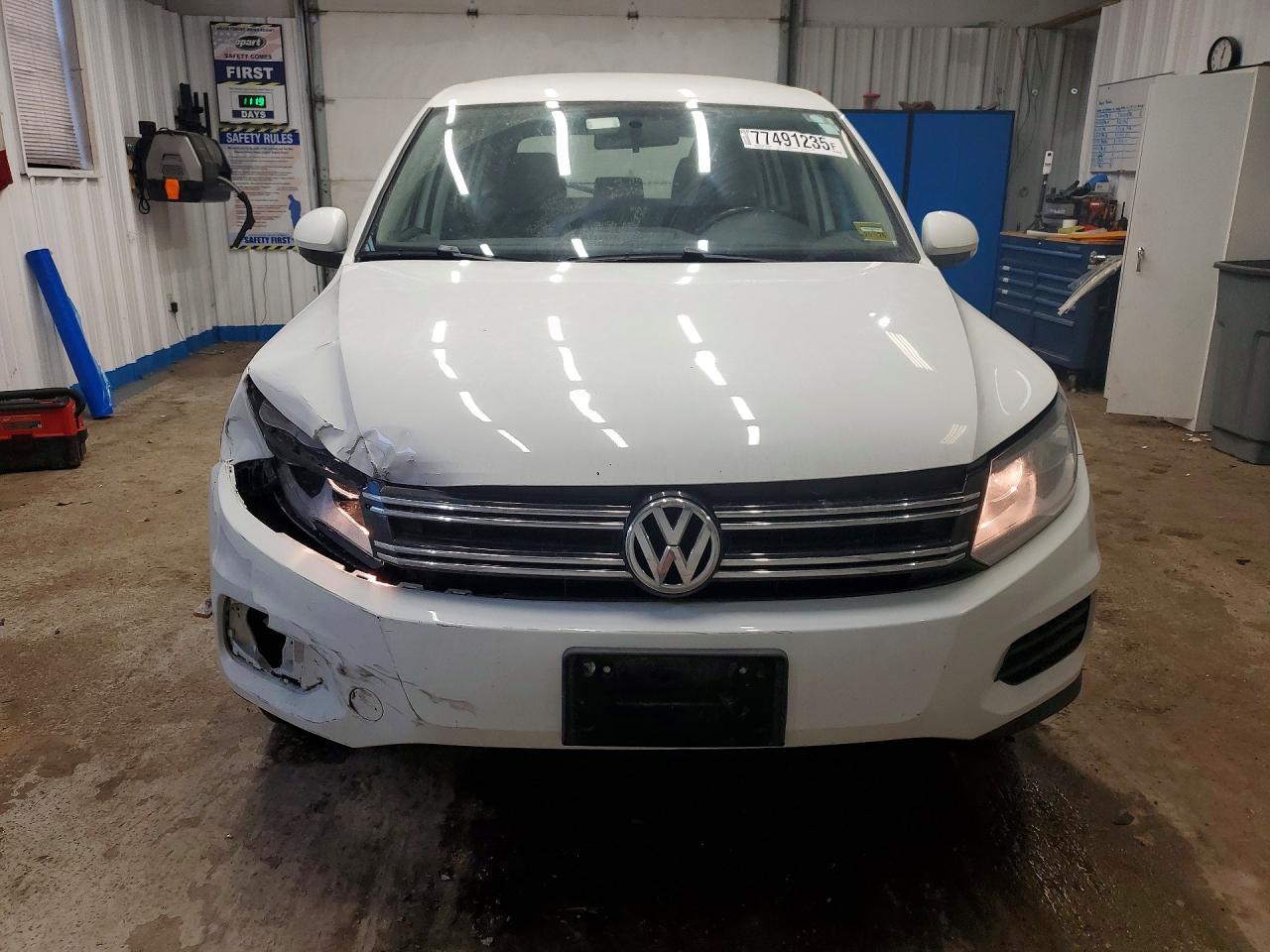 2014 Volkswagen Tiguan S - Image 5