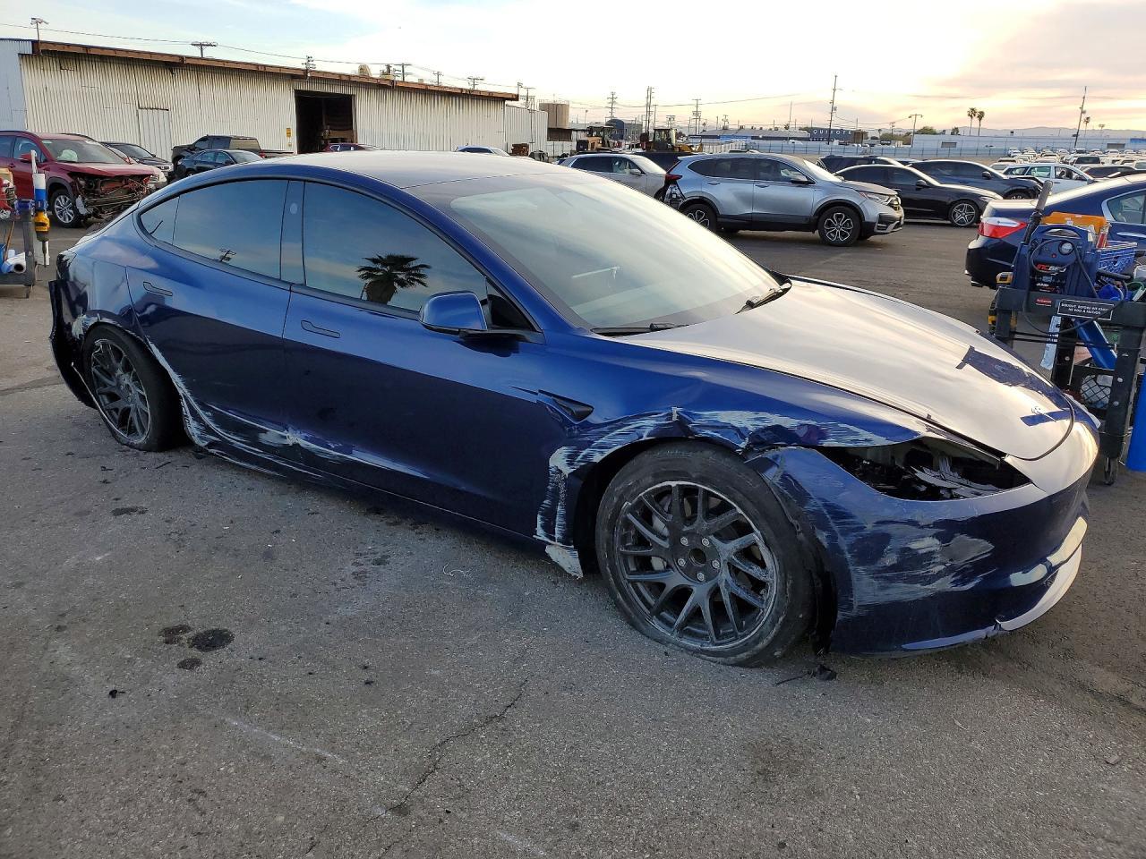 2024 Tesla Model 3 - Фото 4