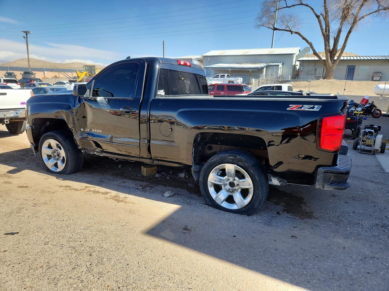 2017 Chevrolet Silverado K1500 Lt - Image 2
