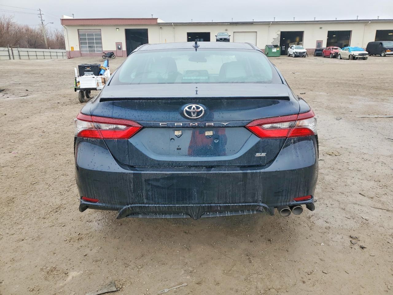 2021 Toyota Camry Se - Фото 6