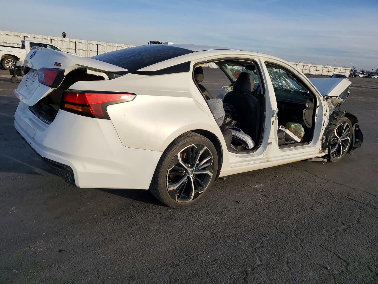2023 Nissan Altima 2.5 Sr - Image 3