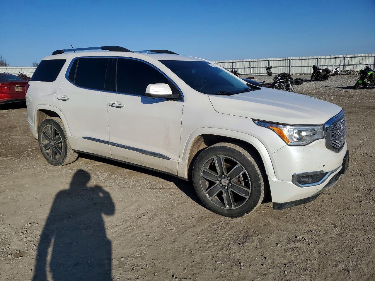 2017 GMC Acadia Denali - Фото 4