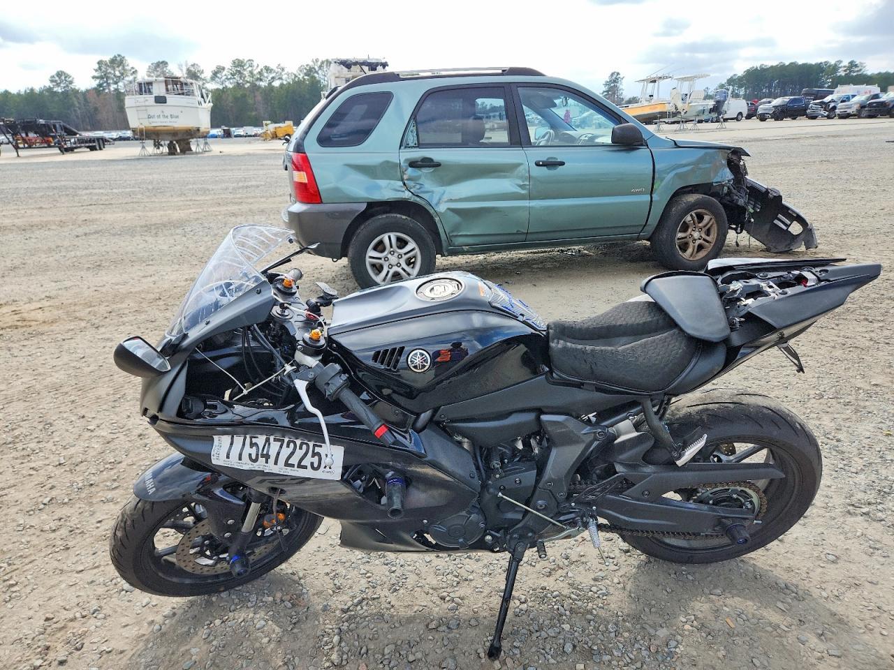 2025 Yamaha Yzfr7 - Фото 3