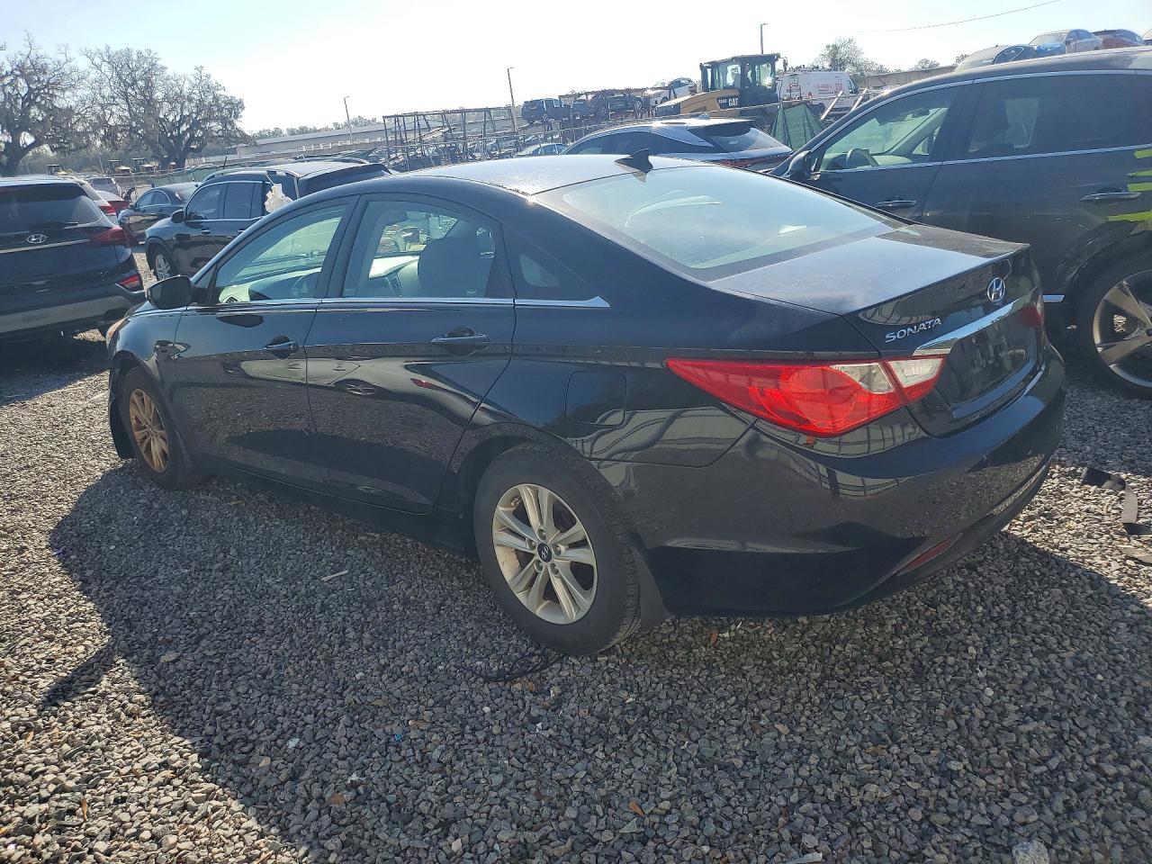 2013 Hyundai Sonata Gls - Image 2
