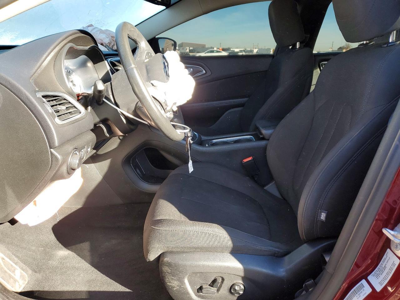 2016 Chrysler 200 Limited - Image 7