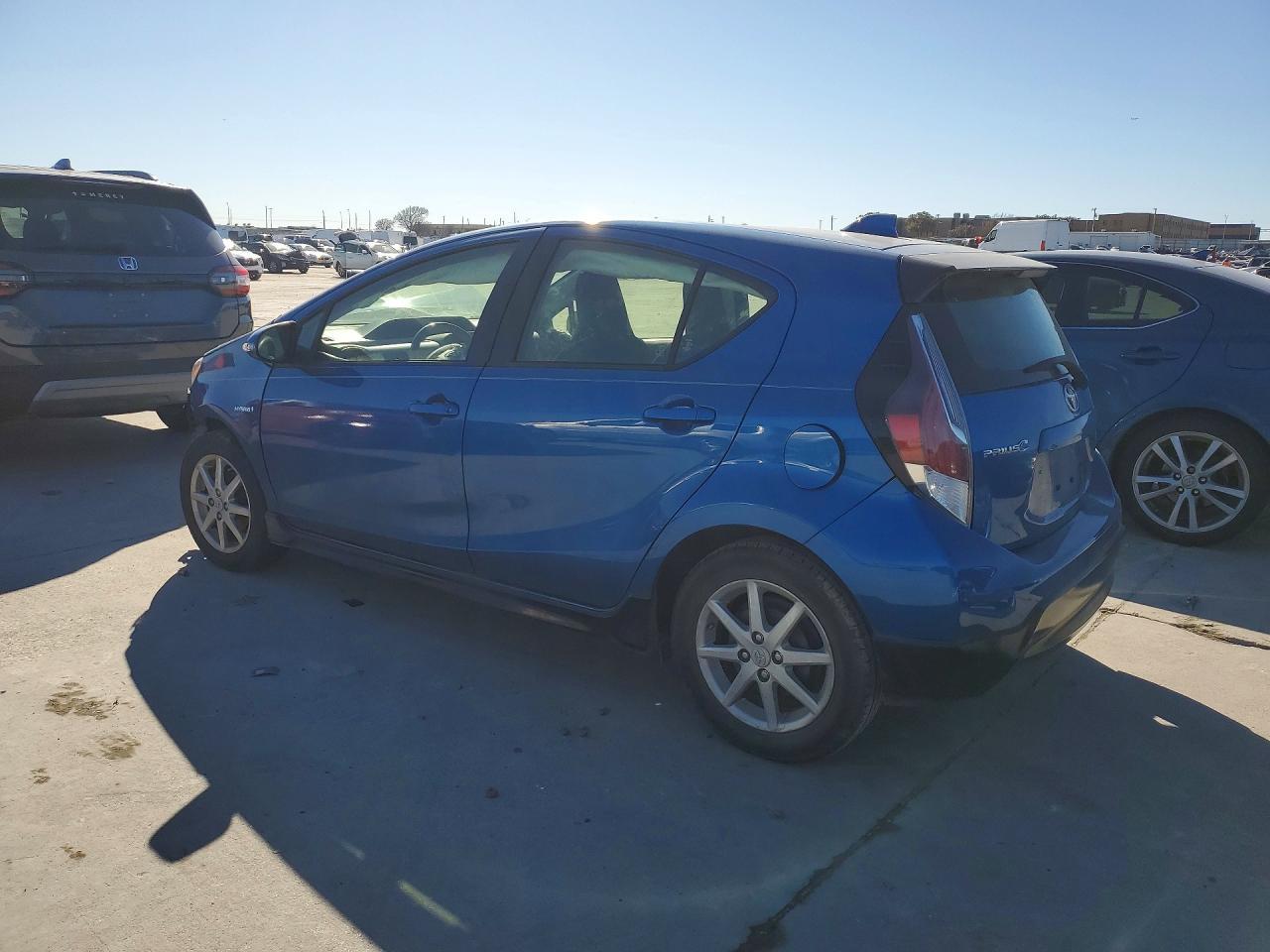 2017 Toyota Prius C - Фото 2