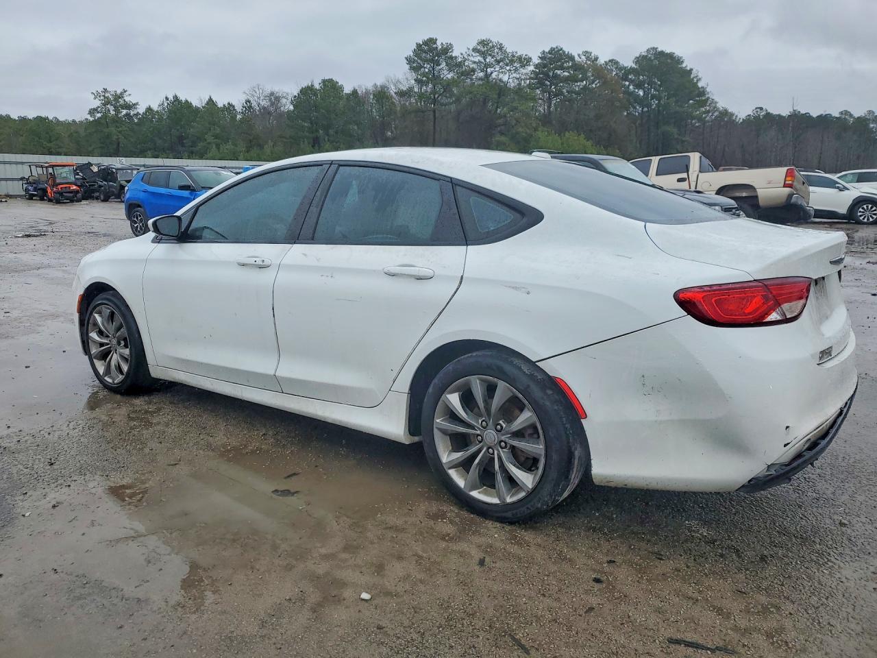 2015 Chrysler 200 S - Фото 2