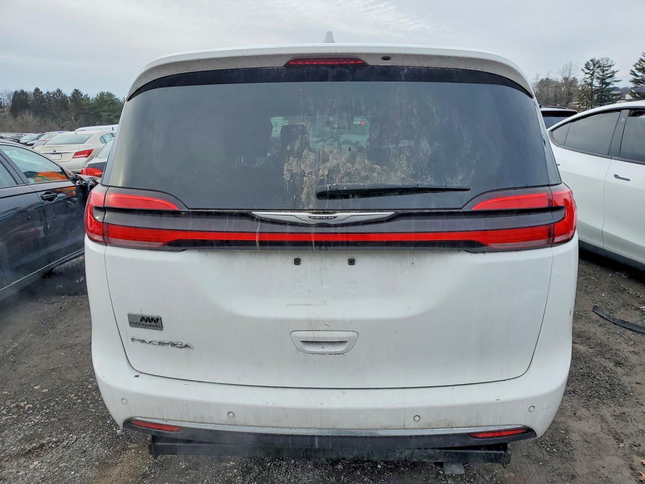2022 Chrysler Pacifica Touring L - Фото 6