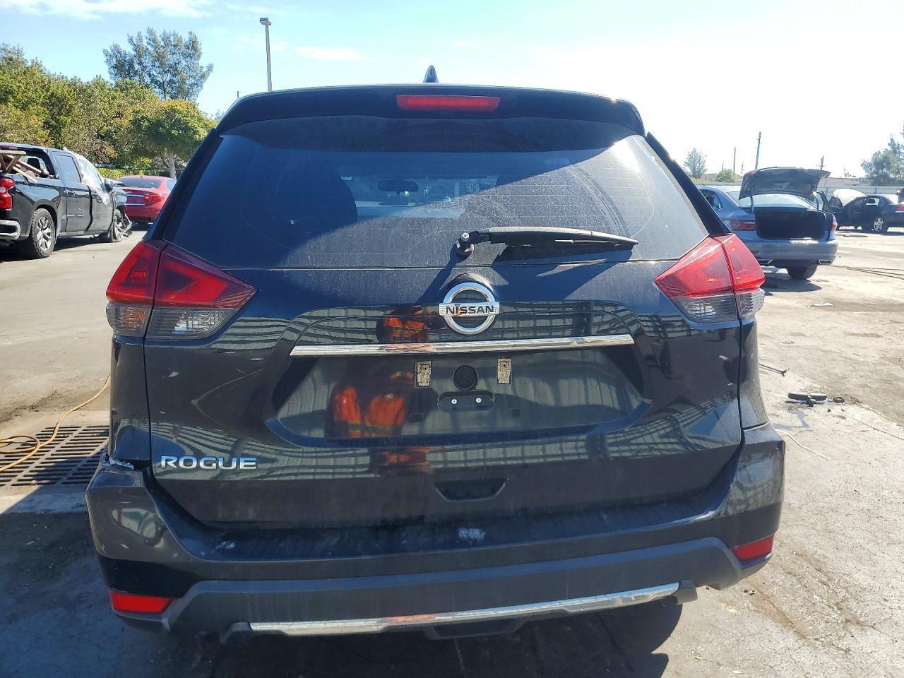 2018 Nissan Rogue S - Фото 6
