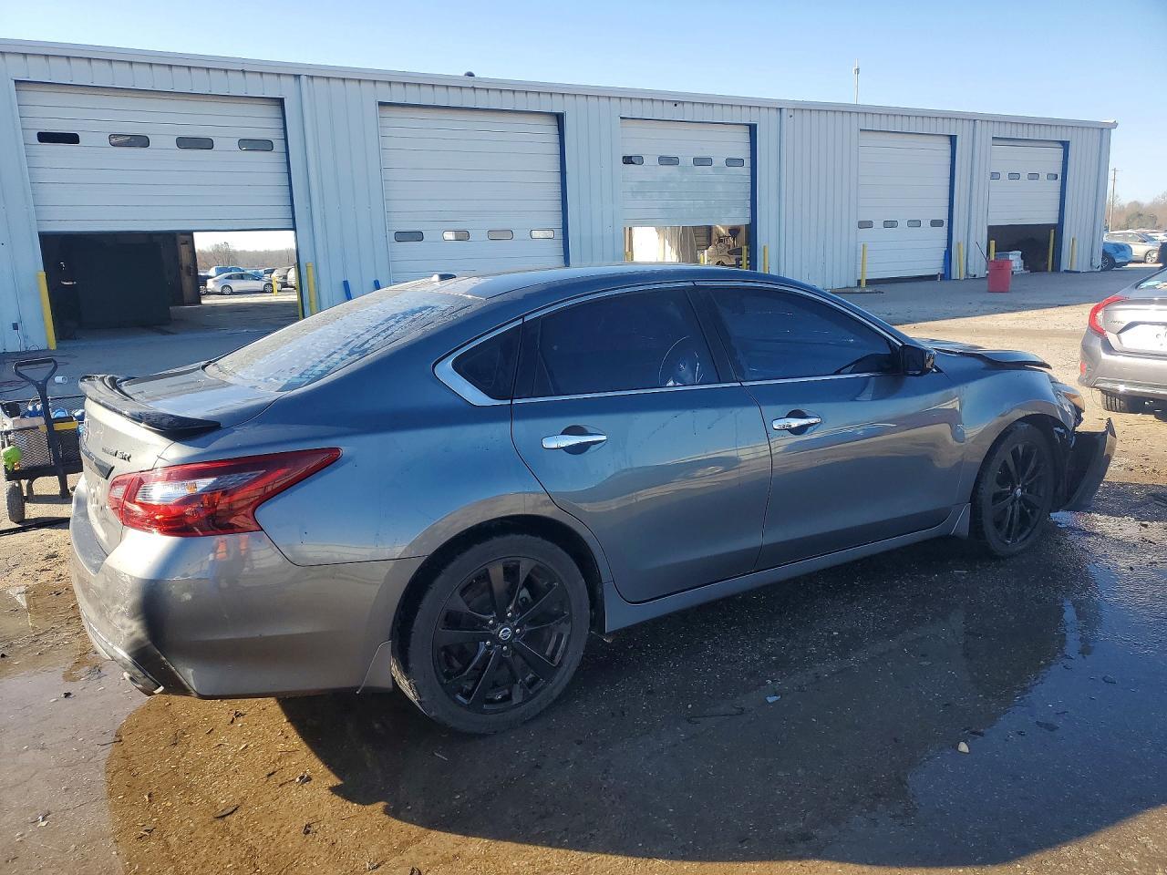 2018 Nissan Altima 2.5 Sr - Image 3