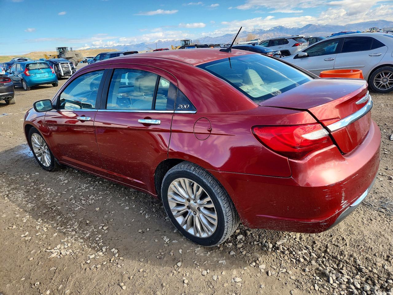 2013 Chrysler 200 Limited - Фото 2