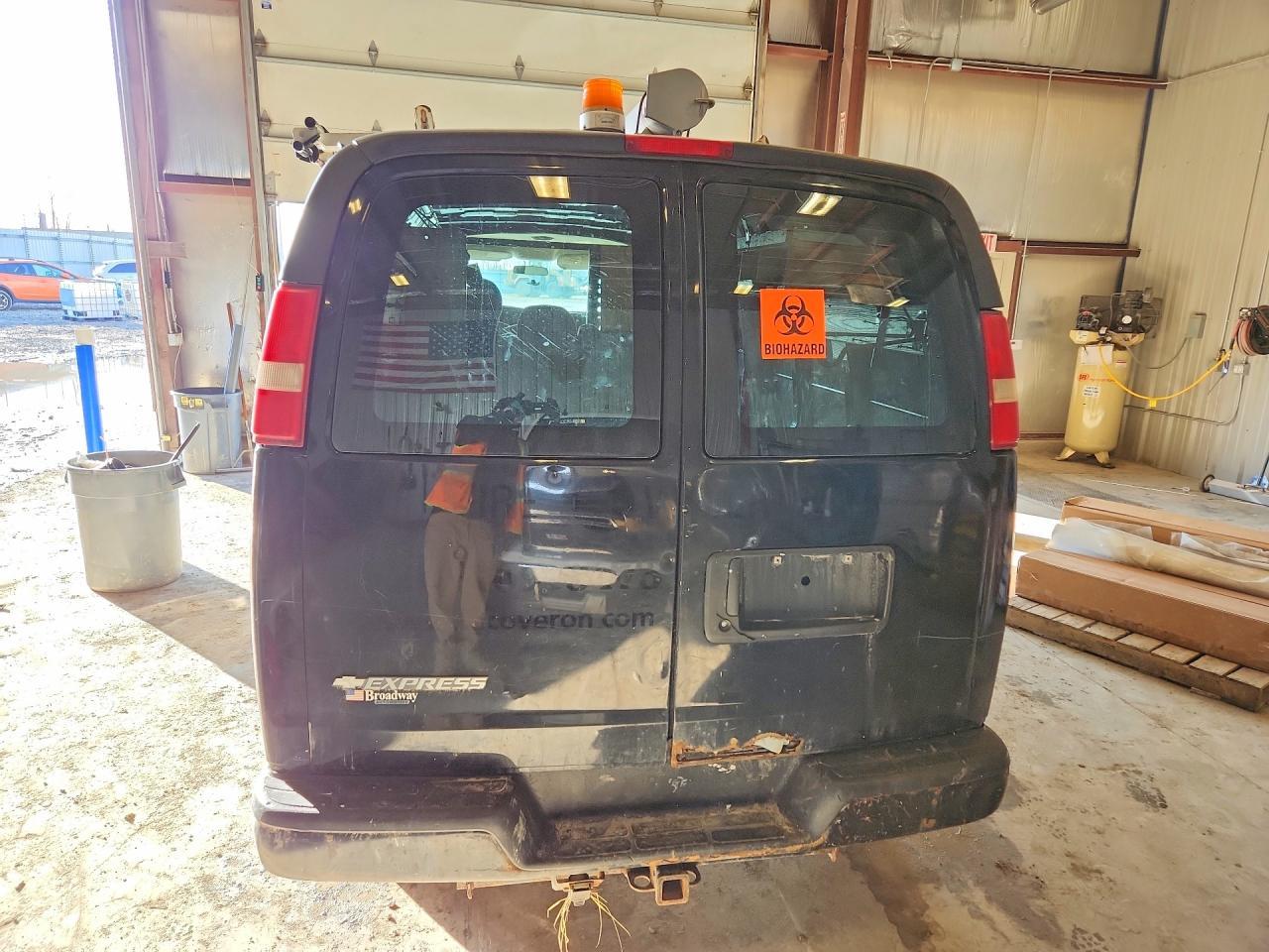 2008 Chevrolet Express G2500 - Image 6