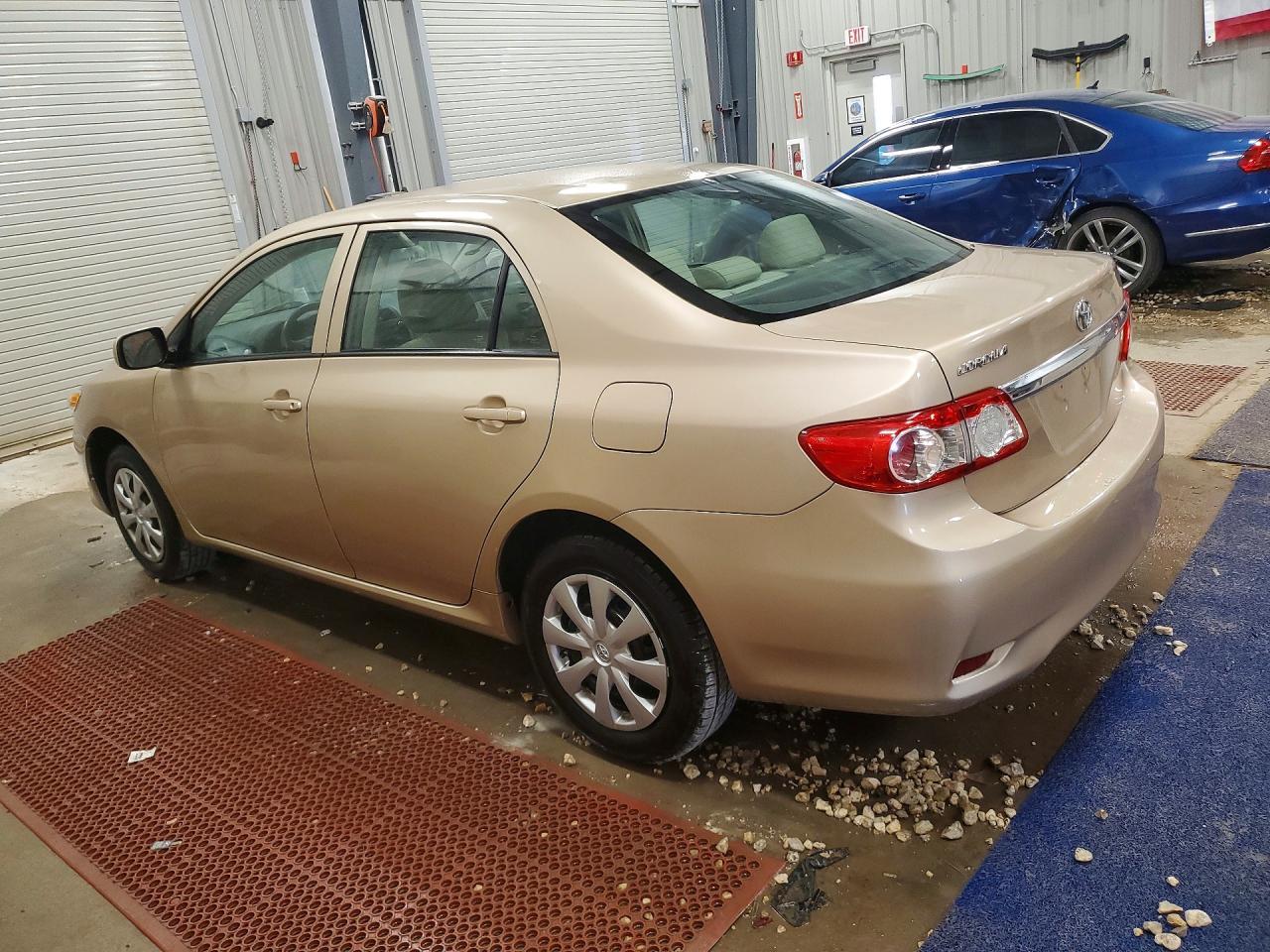 2012 Toyota Corolla L - Фото 2