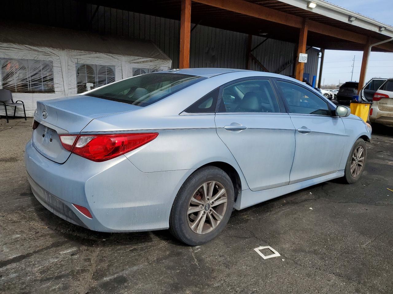 2014 Hyundai Sonata Gls - Image 3