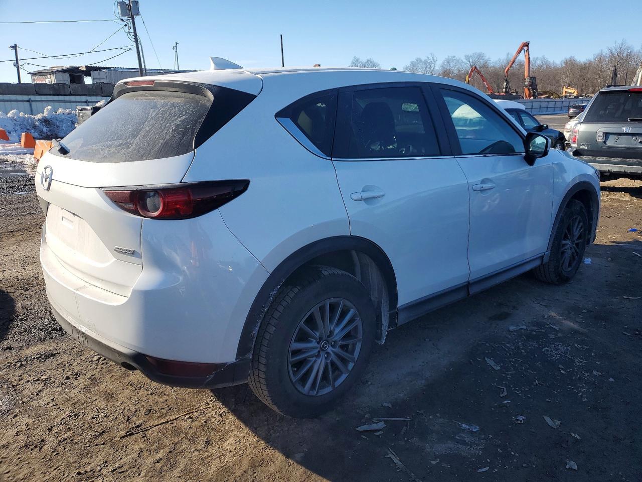2017 Mazda Cx-5 Touring - Image 3