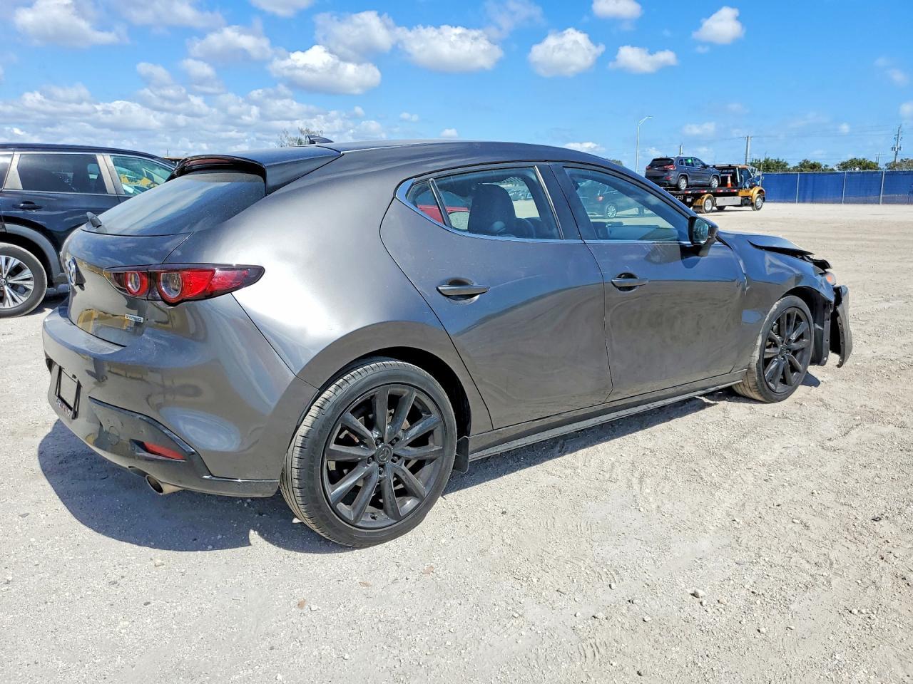 2019 Mazda 3 Preferred - Image 3