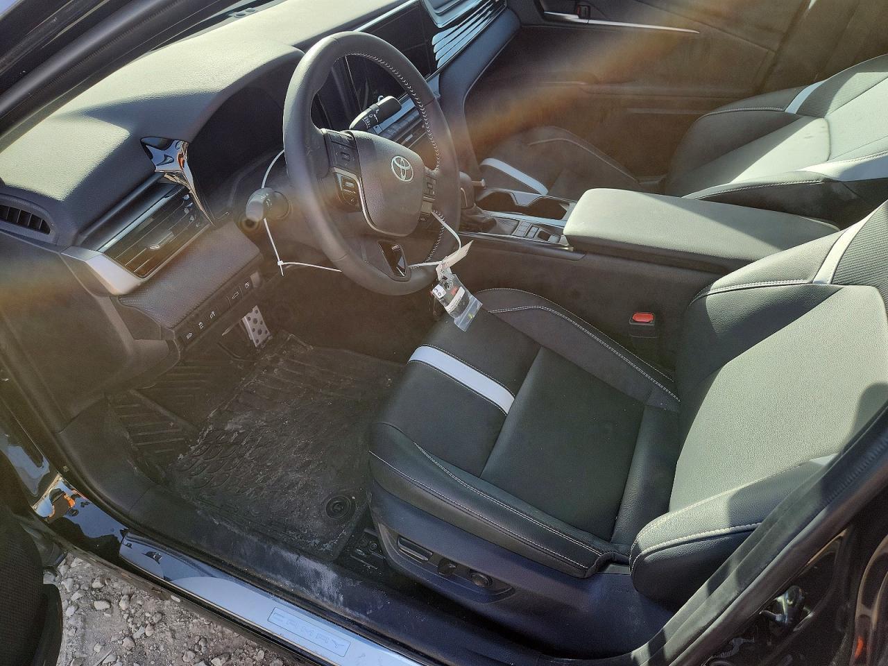2025 Toyota Camry Se - Image 7