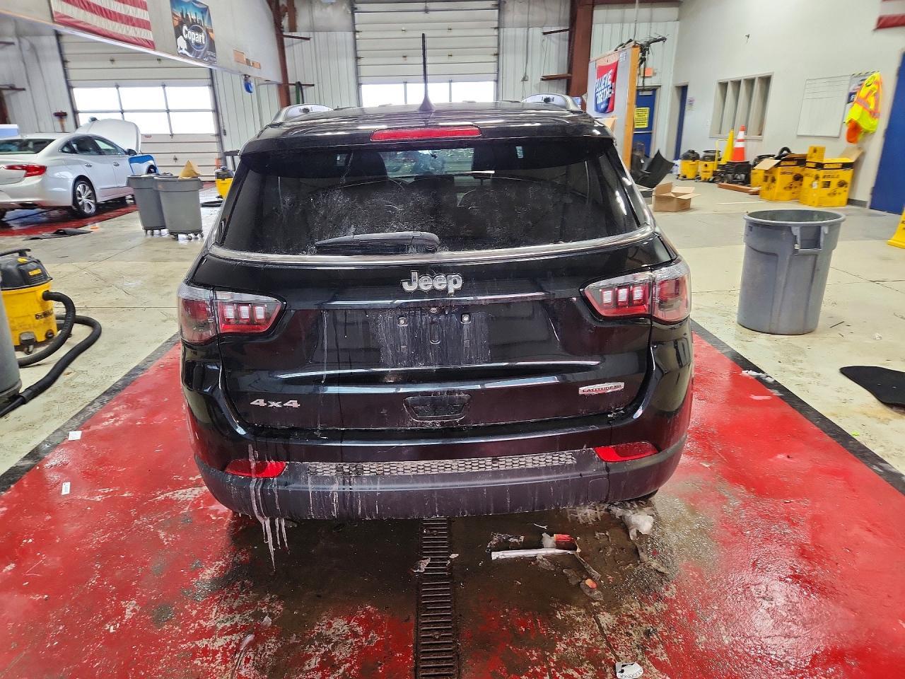 2022 Jeep Compass Latitude Lux - Фото 6
