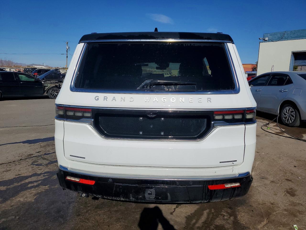 2023 Jeep Grand Wagoneer Series Ii - Image 6