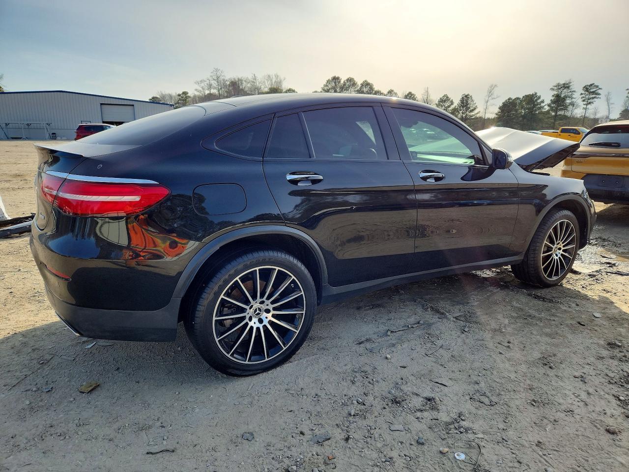 2019 Mercedes-Benz Glc Coupe 300 4Matic - Image 3