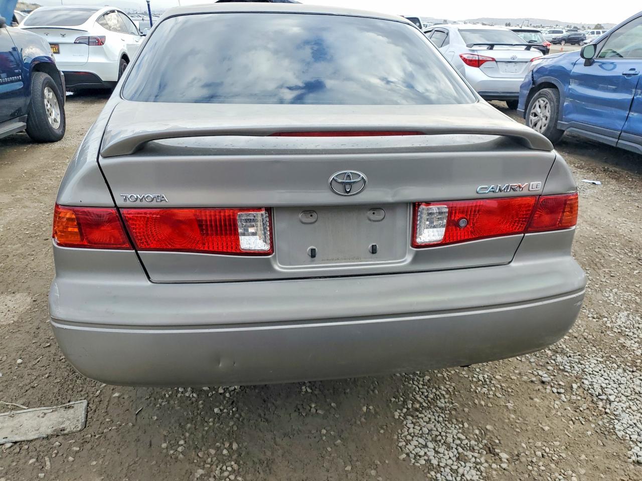 2000 Toyota Camry Le - Фото 6