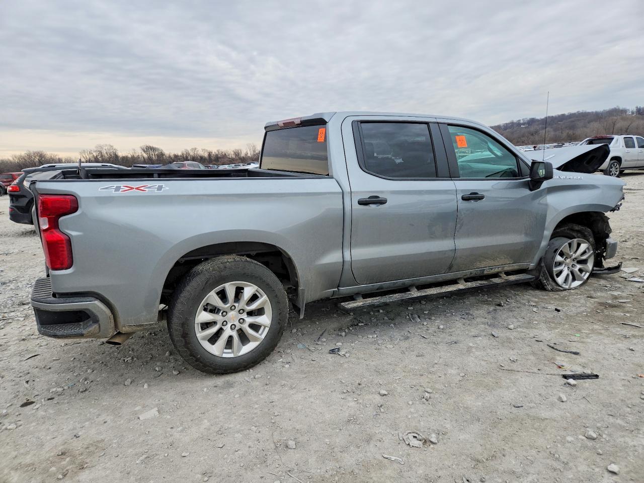 2025 Chevrolet Silverado - Image 3