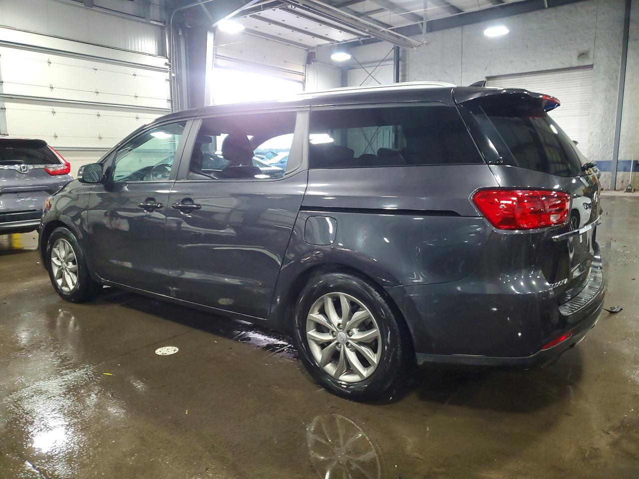 2021 Kia Sedona Ex - Image 2