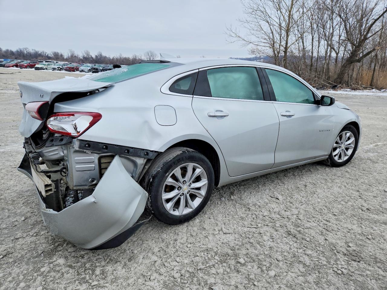 2022 Chevrolet Malibu Lt - Фото 3