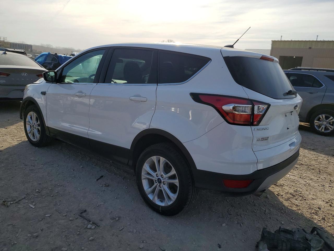 2017 Ford Escape Se - Image 2