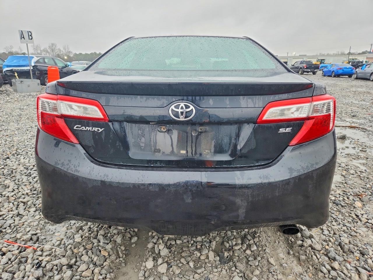 2013 Toyota Camry L - Фото 6
