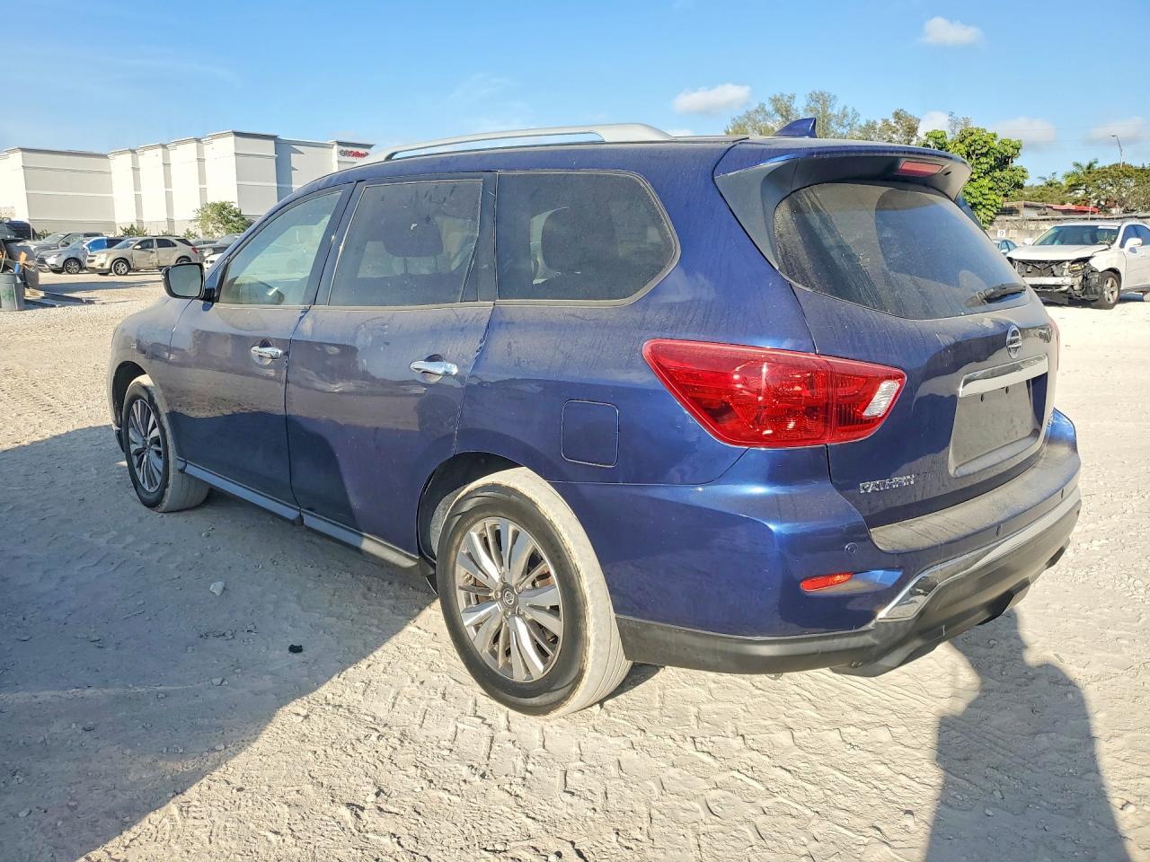 2019 Nissan Pathfinder Sv - Фото 2